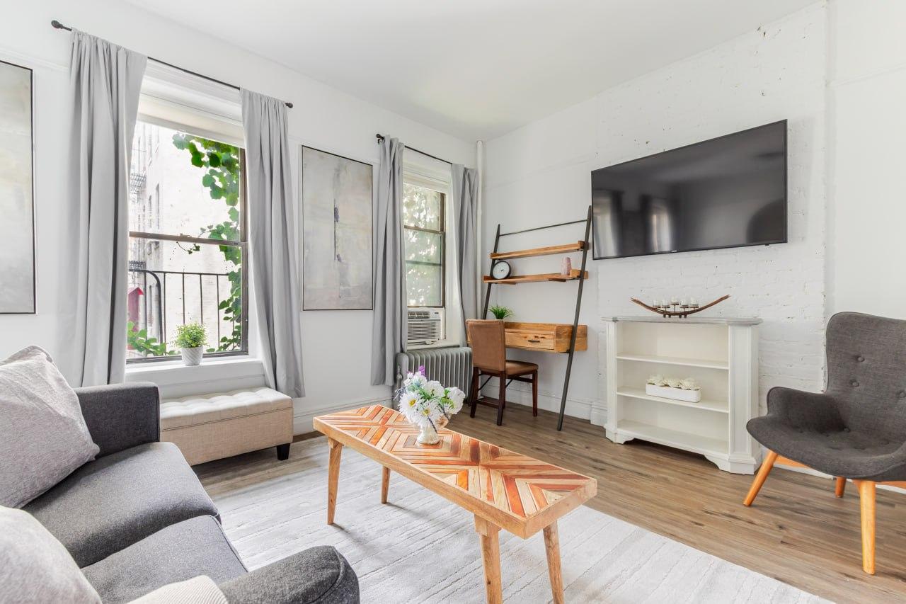 ONE BEDROOM APARTMENT IN WEST VILLAGE, MANHATTAN
