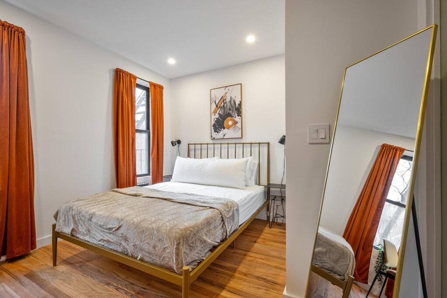 ONE BEDROOM APARTMENT IN HELL’S KITCHEN, MANHATTAN