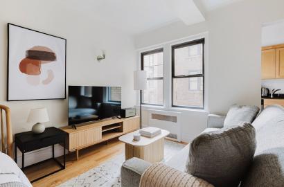 SUPER STUDIO IN UPPER WEST SIDE, MANHATTAN